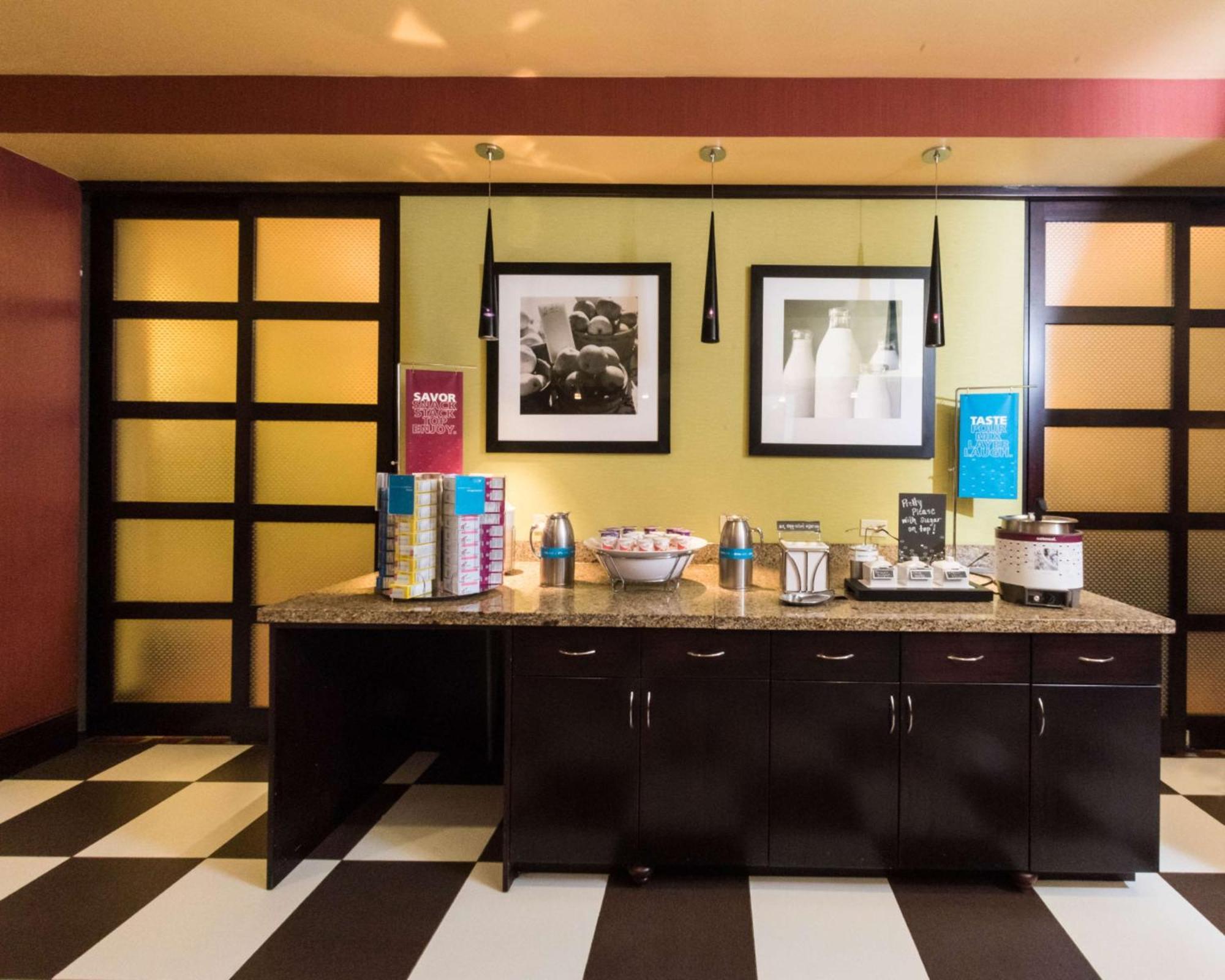 Hampton Inn And Suites Woodstock, Virginia Екстер'єр фото